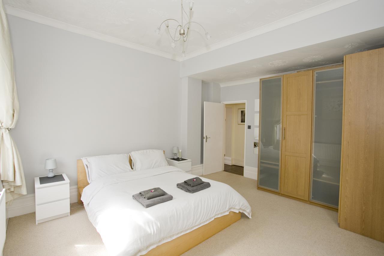 Large 2 Bedroom Apt - Near Beach - Free Parking Bournemouth Esterno foto