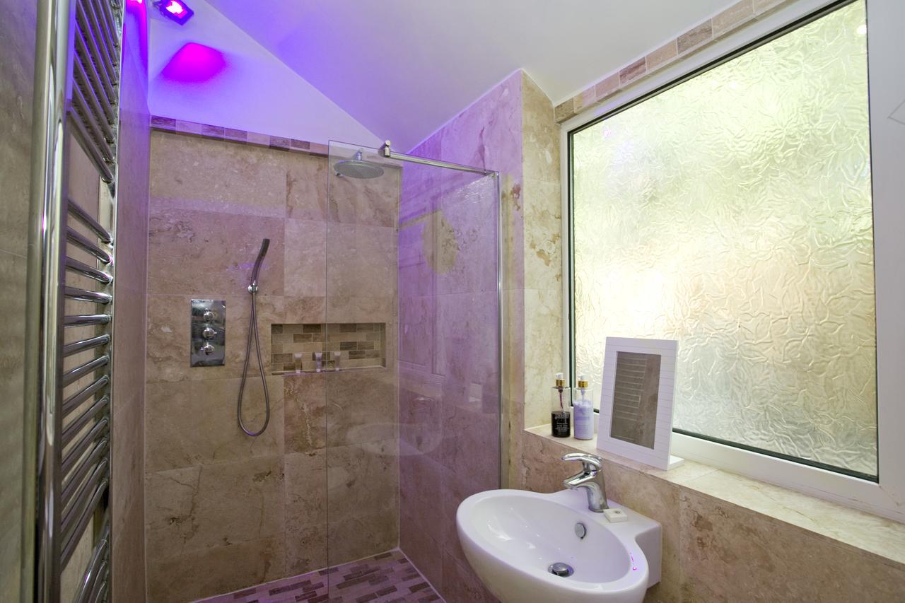 Large 2 Bedroom Apt - Near Beach - Free Parking Bournemouth Esterno foto