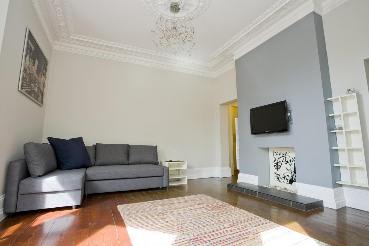 Large 2 Bedroom Apt - Near Beach - Free Parking Bournemouth Esterno foto